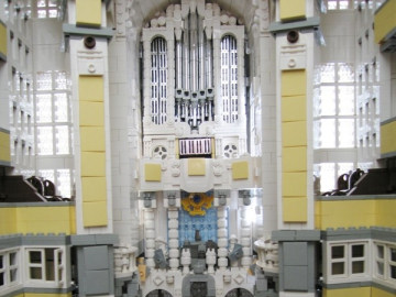 The altar and the organ