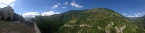 Panorama mit der Kirche Notre-Dame-de-la-Menour in der Nähe von  Sospel