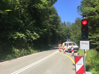 Die rote Ampel bietet eine kurze Pause zum Verschnaufen auf dem Weg hoch zum Sudelfeld